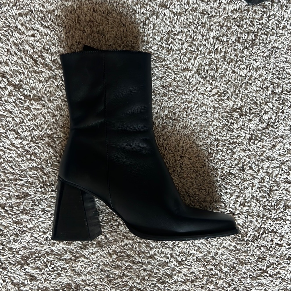 Feners Black Square Toe Boots Gem